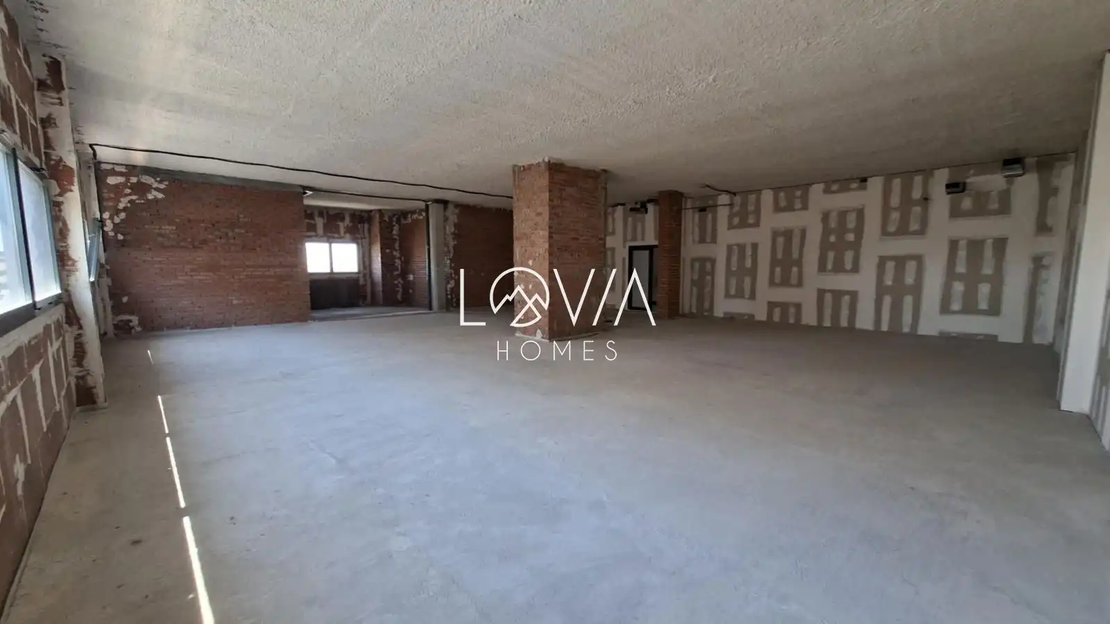 Office for sale in Población de Arroyo