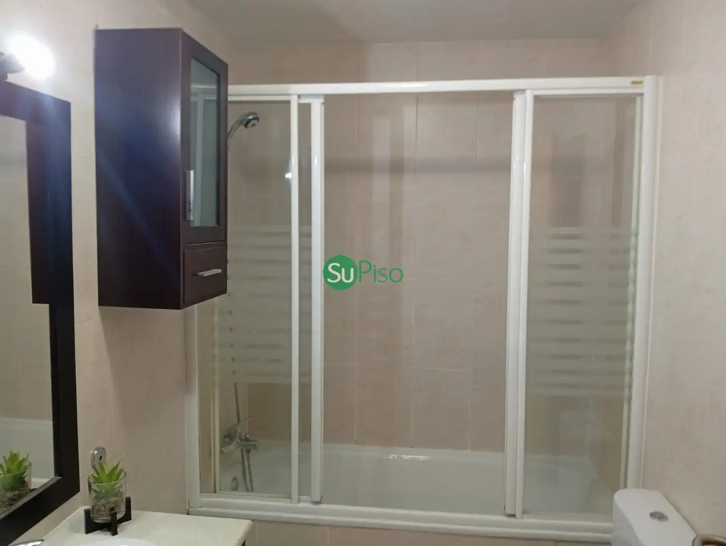 Bany de Pis en venda en El Viso de San Juan amb Aire condicionat, Calefacció i Moblat