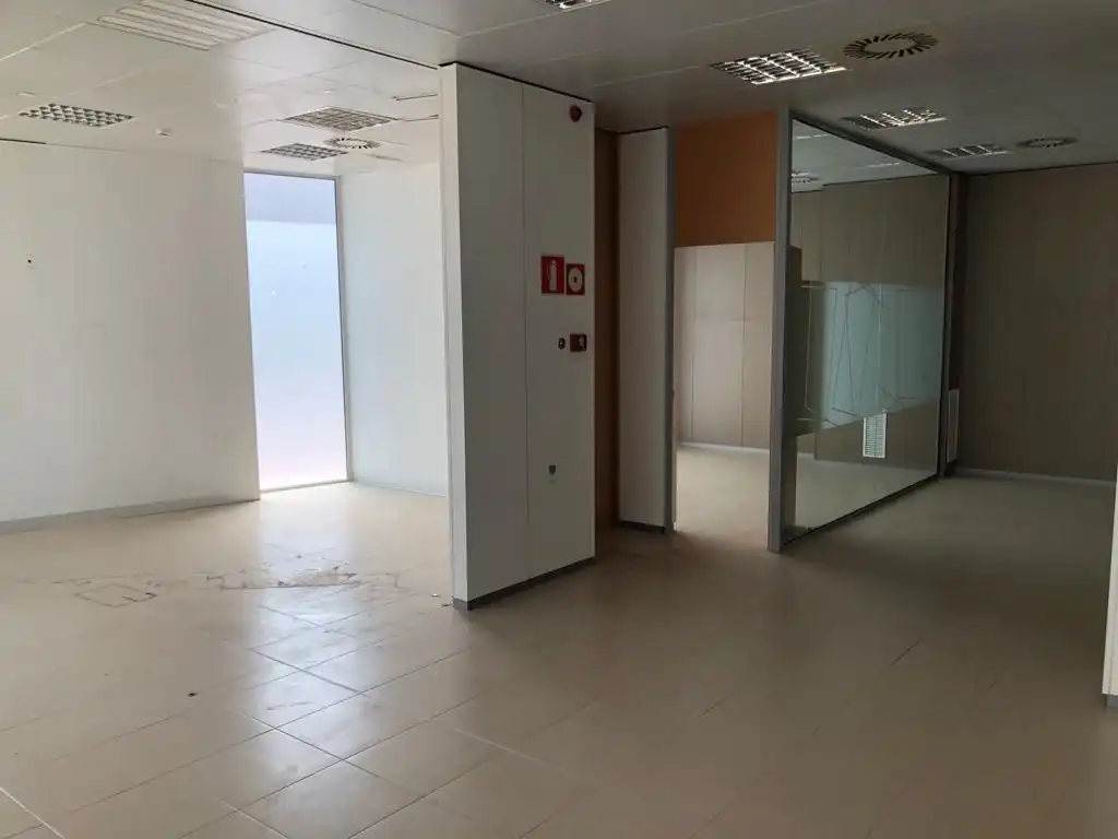 Local comercial de lloguer a Avenida Balsicas, imagen 4