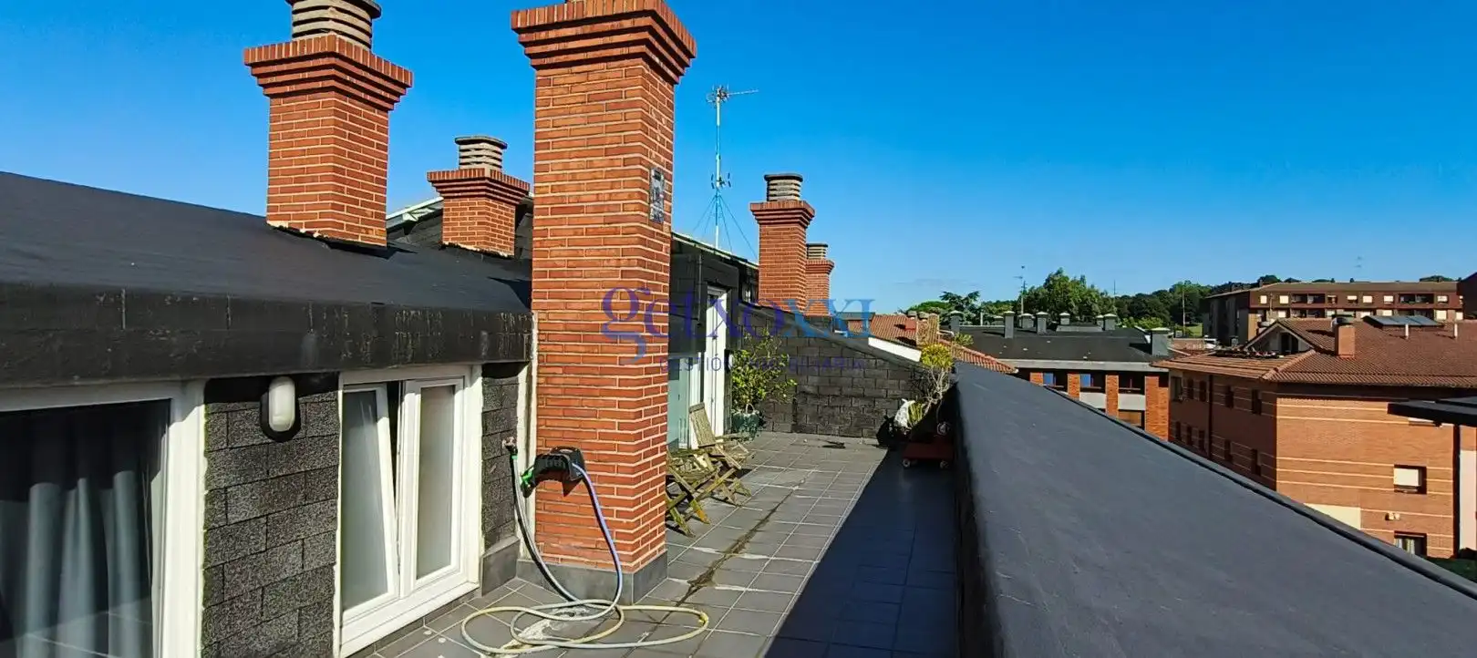 Vista exterior de Àtic en venda en Getxo  amb Calefacció i Terrassa