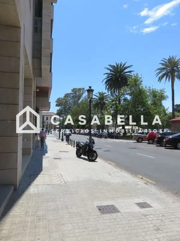 Vista exterior de Local de lloguer en Valencia