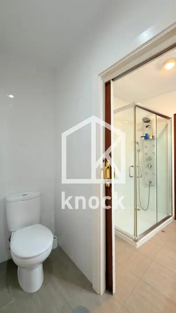 Bathroom of Flat for sale in Oviedo   with Heating and Parquet flooring