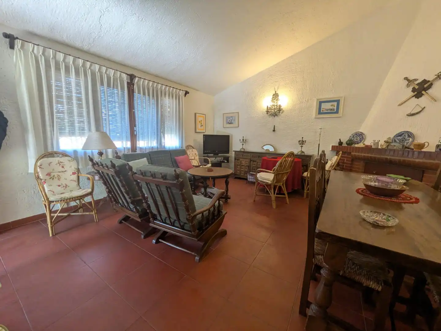 Sala d'estar de Casa adosada en venda en Villalbilla amb Calefacció