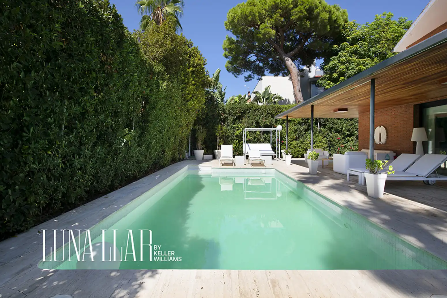 Swimming pool of Houses for sale in Castelldefels  with Swimming Pool