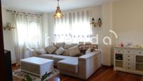Wohnzimmer von Wohnung miete in Piélagos mit Heizung, Parkett und Möbliert