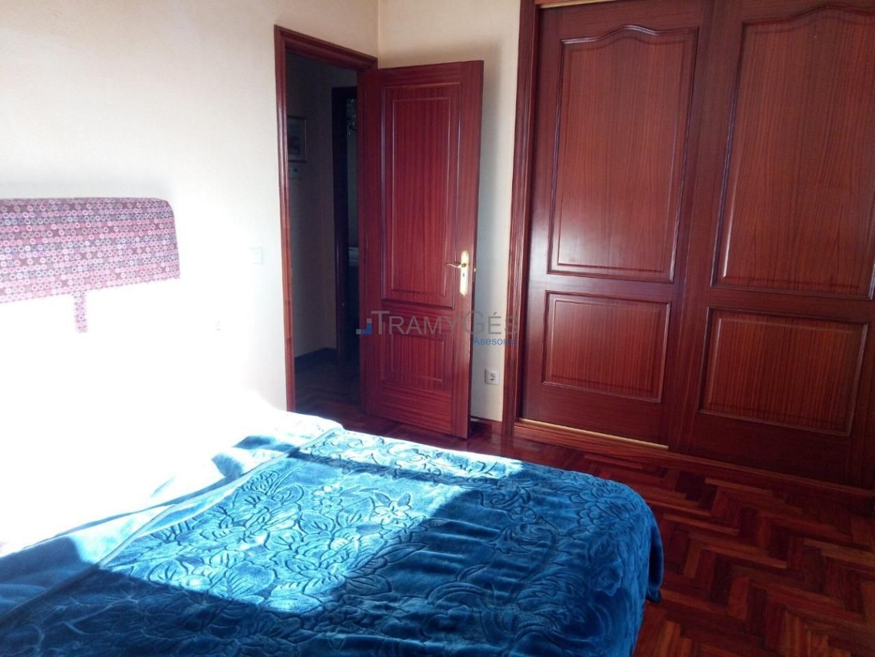 Bedroom of Single-family semi-detached for sale in Vigo   with Heating, Private garden and Parquet flooring