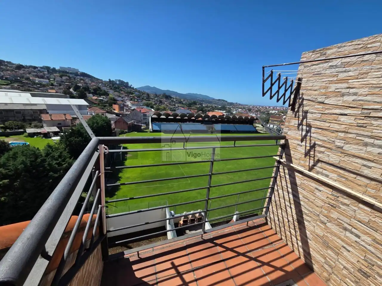 Terrace of Attic for rent in Vigo   with Heating, Parquet flooring and Terrace