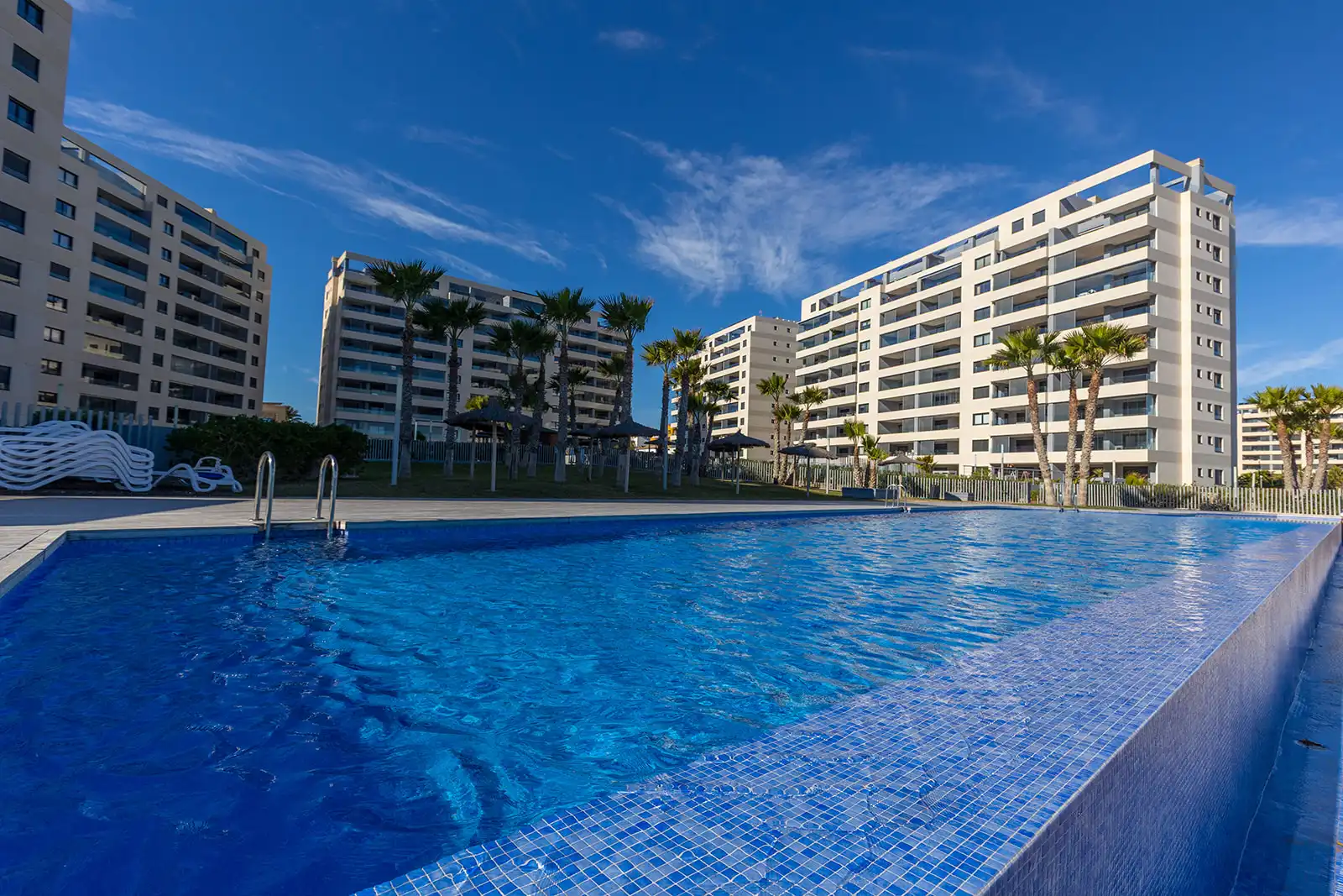 Piscina de Apartament en venda en Torrevieja amb Terrassa, Traster i Moblat