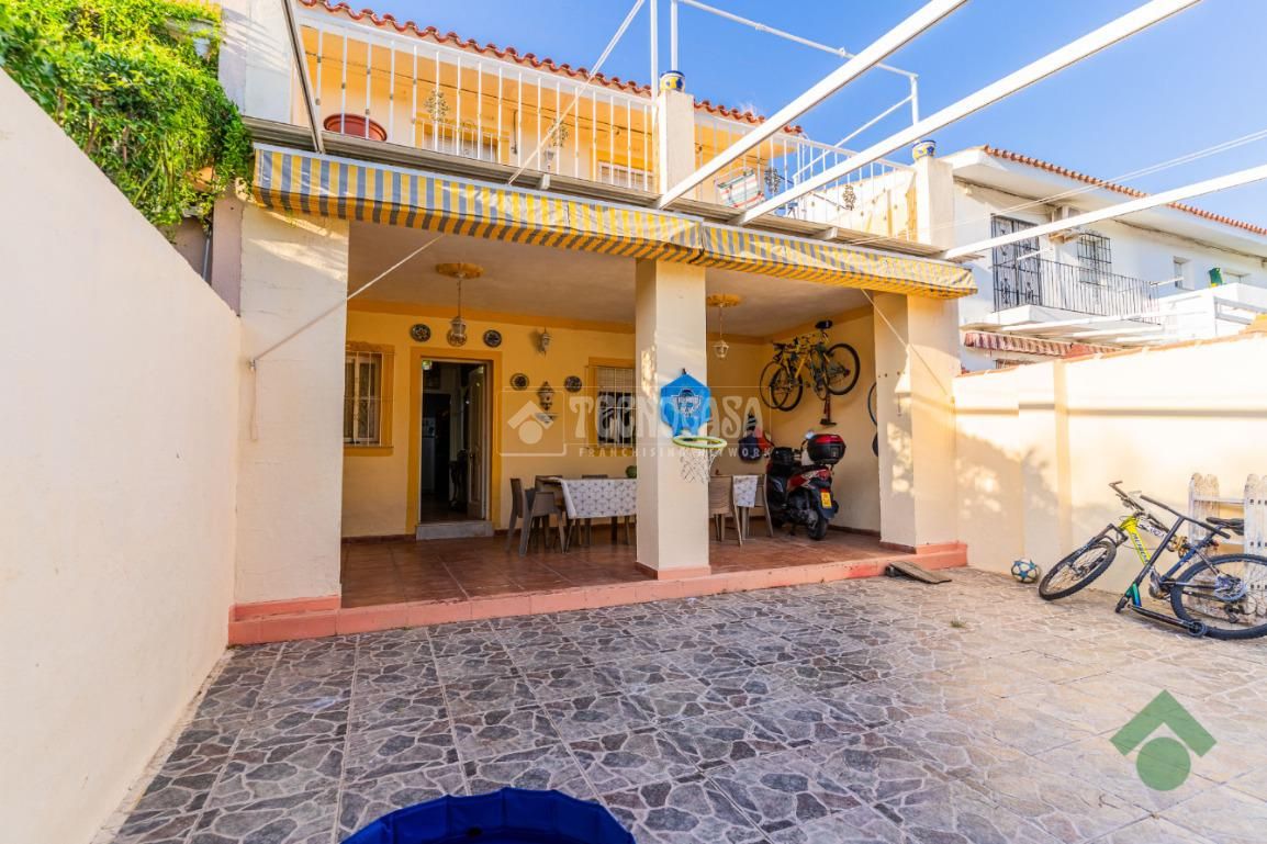 Exterior view of Single-family semi-detached for sale in Puerto Real
