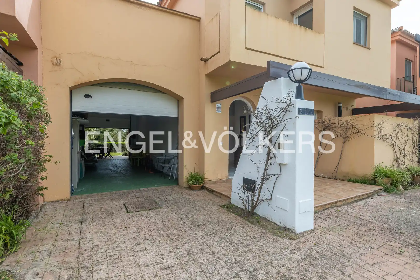 Vista exterior de Casa o chalet en venta en Islantilla con Calefacción, Jardín privado y Terraza
