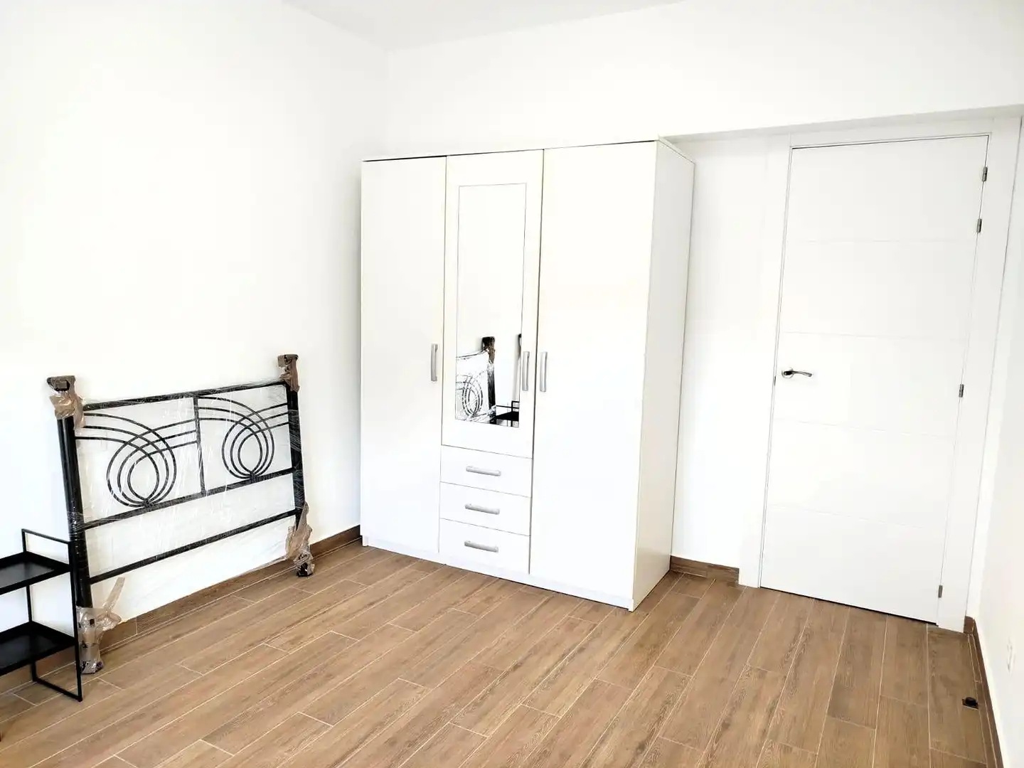 Schlafzimmer von Erdgeschoss zum Verkauf in Medio Cudeyo mit Heizung, Privatgarten und Terrasse