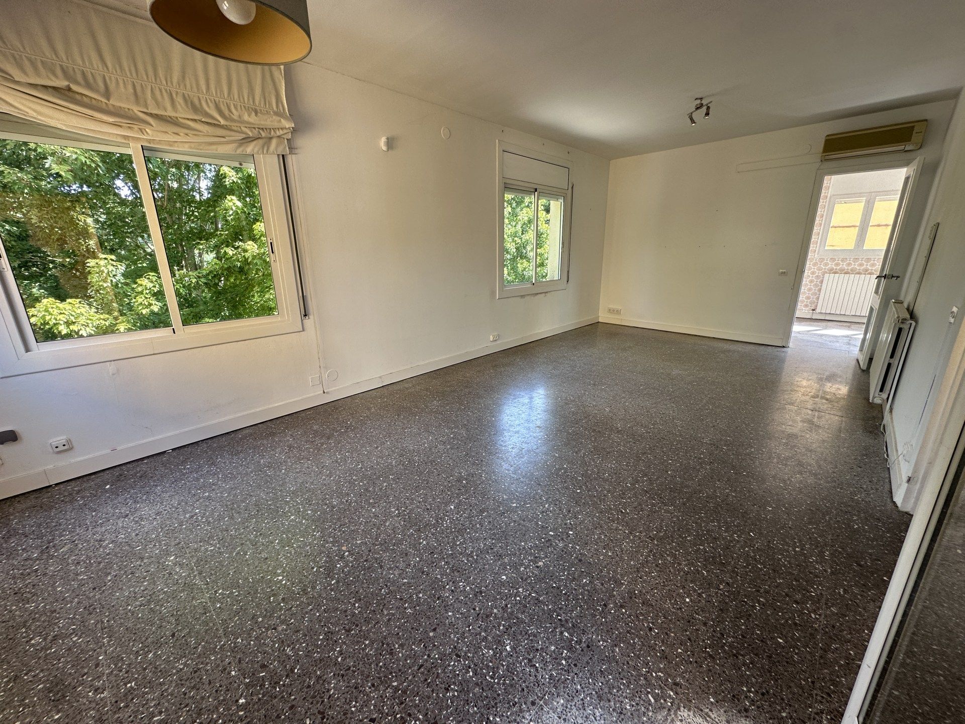 Sala de estar de Finca rústica en venta en Salt con Calefacción, Terraza y Trastero