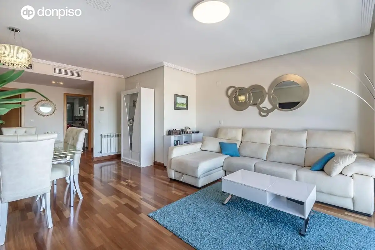 Living room of Flat for sale in Granada  with Air Conditioner and Heating