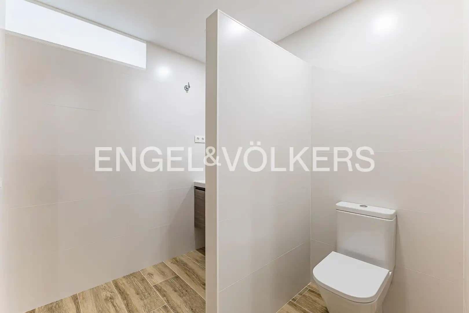 Baño de Piso en venta en Barcelona con Aire acondicionado, Calefacción y Terraza