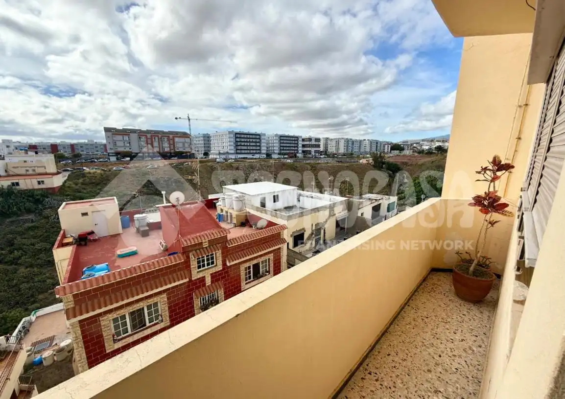 Vista exterior de Edifici en venda en Las Palmas de Gran Canaria
