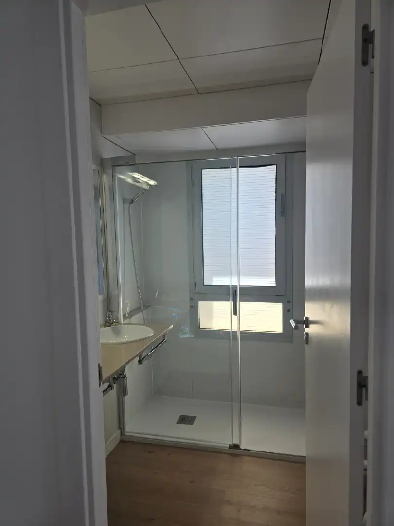 Badezimmer von Wohnung zum Verkauf in Vandellòs i l'Hospitalet de l'Infant mit Klimaanlage, Heizung und Privatgarten