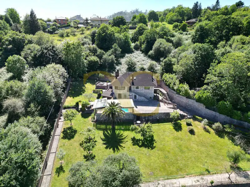 Jardí de Casa o xalet en venda en Oviedo  amb Calefacció, Jardí privat i Terrassa