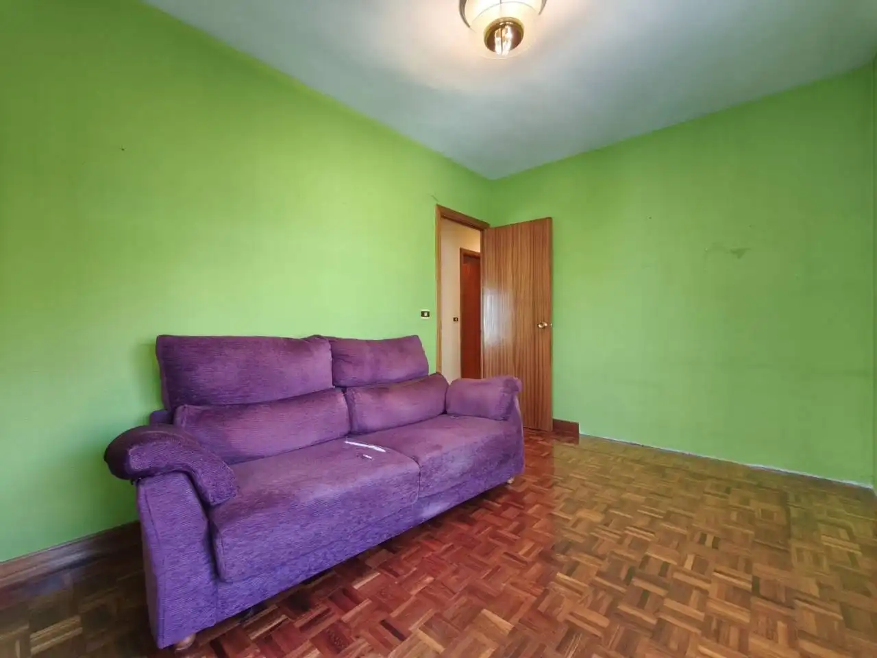 Dormitori de Pis en venda en Burgos amb Calefacció, Parquet i Terrassa