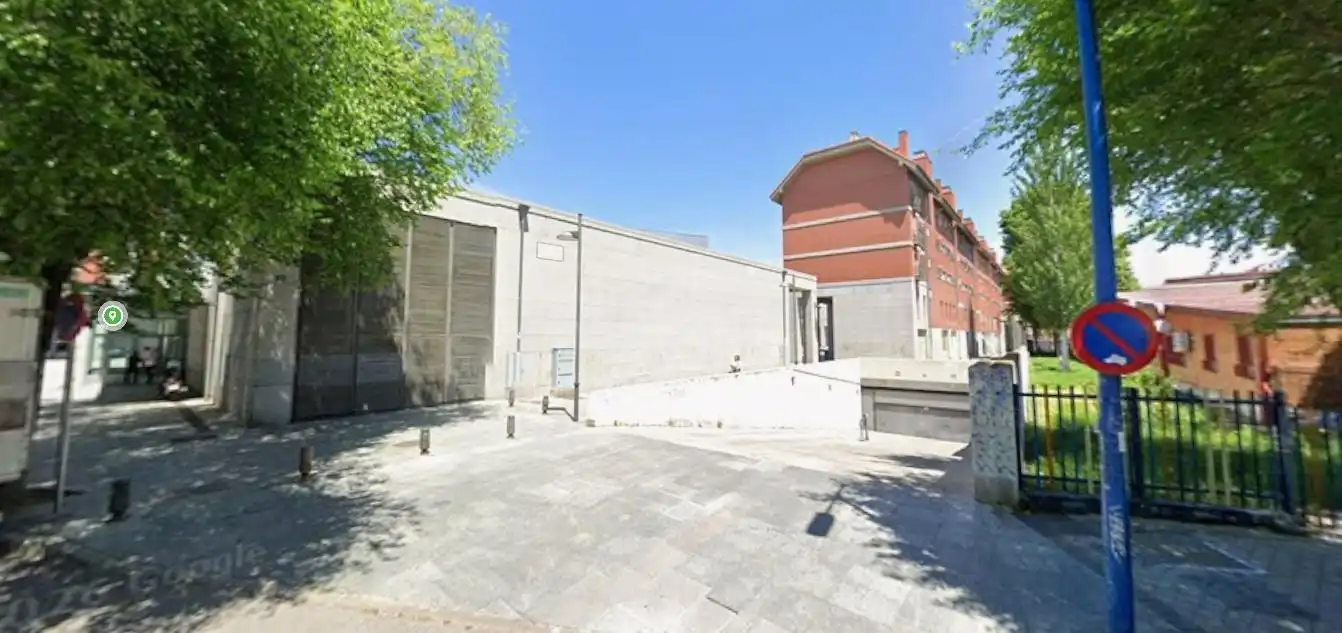 Vista exterior de Garaje de alquiler en Leganés