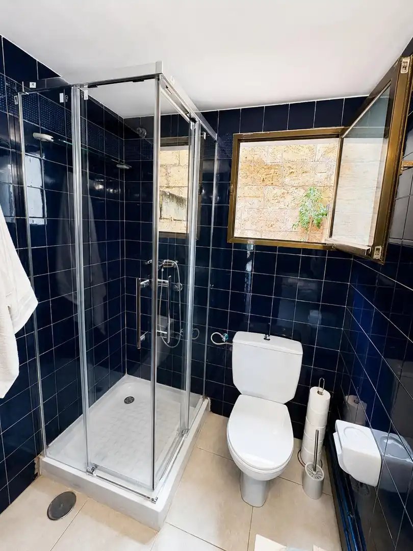 Badezimmer von Einfamilien-Reihenhaus zur Miete in Calvià mit Klimaanlage, Terrasse und Abstellraum