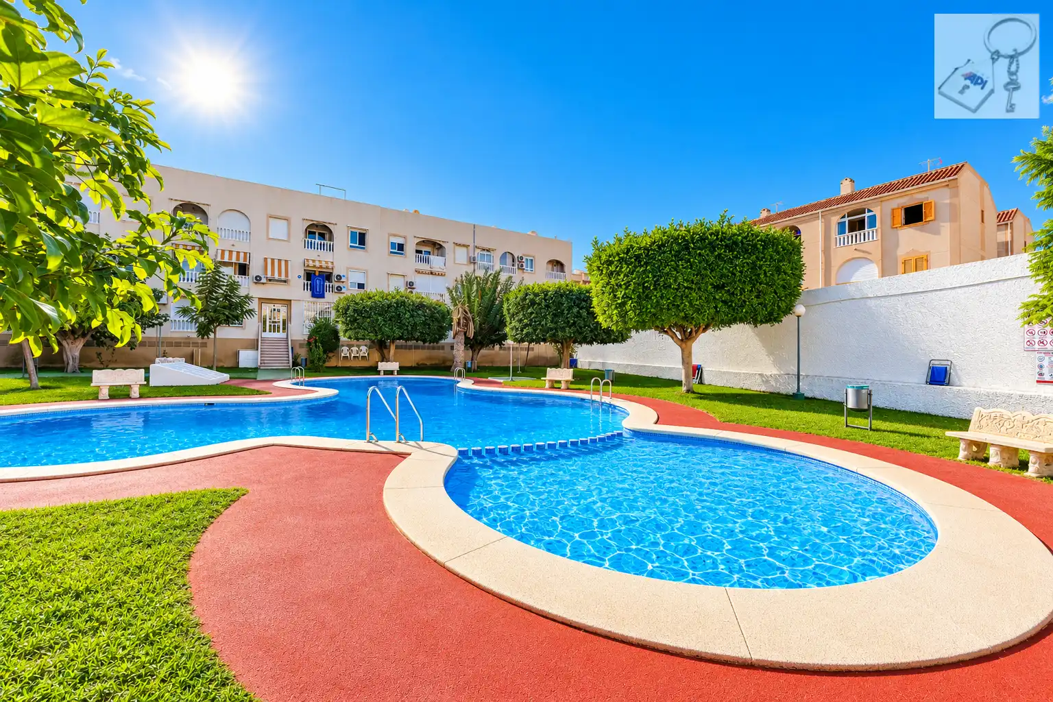 Flat with pool for sale in Playa del Acequión, Náufragos y Rocío del Mar