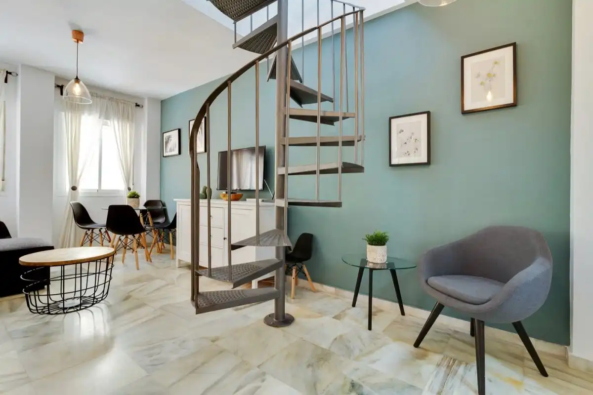 Sala d'estar de Dúplex de lloguer en Málaga amb Aire condicionat, Terrassa i Moblat