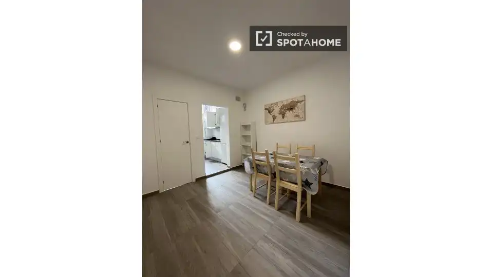 Exterior view of Flat for share in Sants - Montjuïc