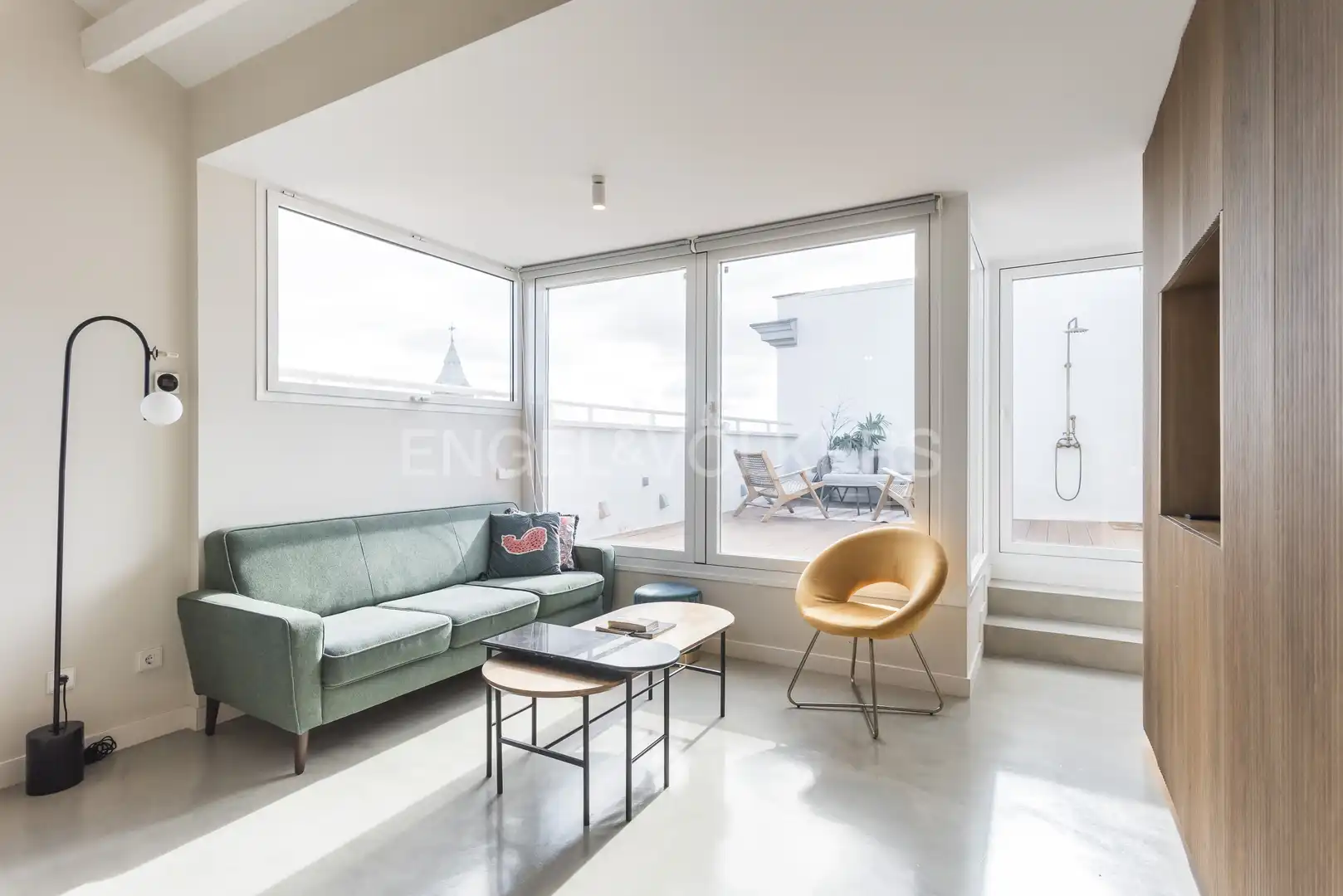 Wohnzimmer von Dachboden zum Verkauf in Madrid mit Klimaanlage, Heizung und Terrasse