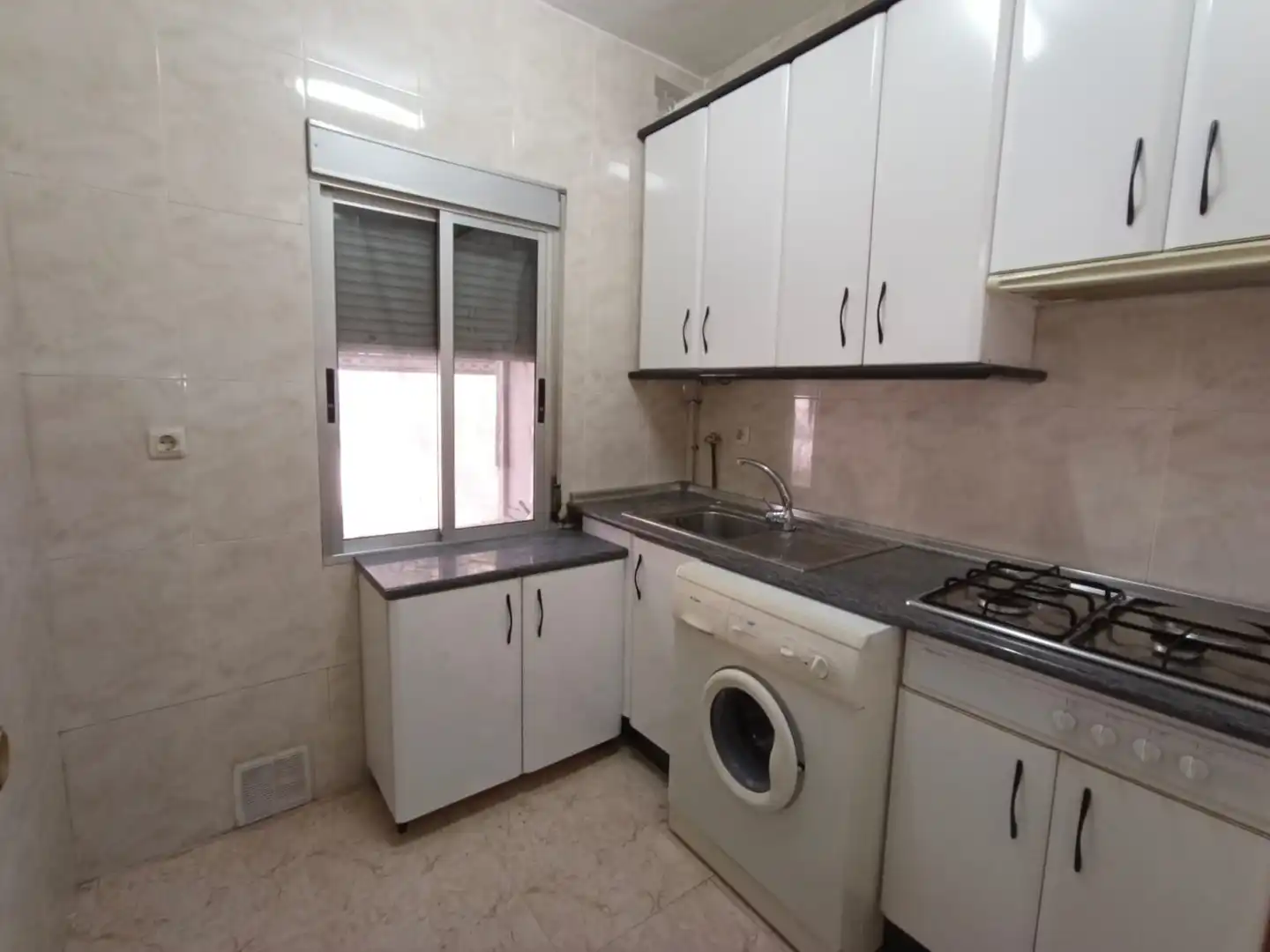 Kitchen of Flat for sale in Casco Antiguo