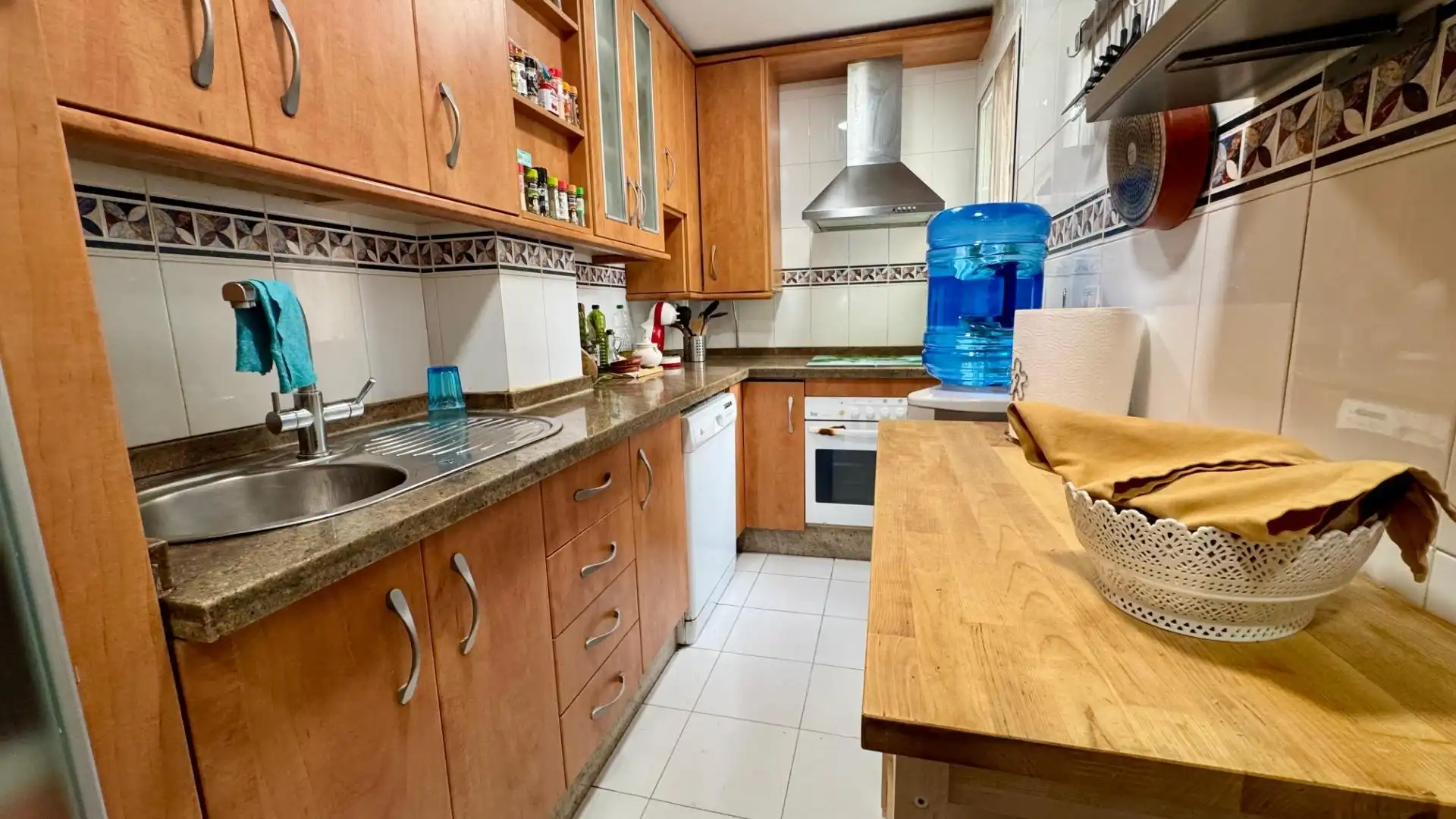 Kitchen of Flat for sale in Rincón de la Victoria  with Air Conditioner and Storage room