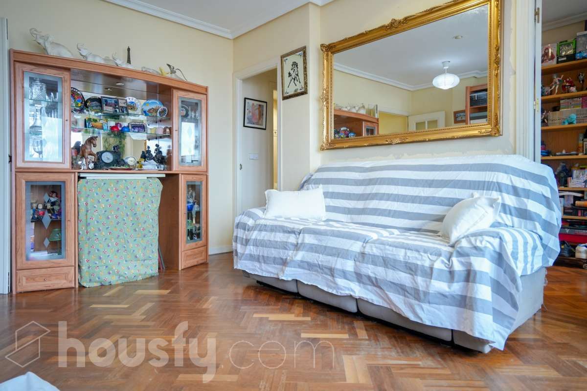 Flat for sale in Calle de Lillo, Los Ángeles