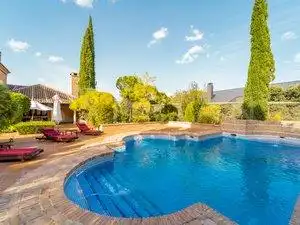 Piscina de Casa o chalet en venta en Las Rozas de Madrid con Aire acondicionado, Calefacción y Jardín privado