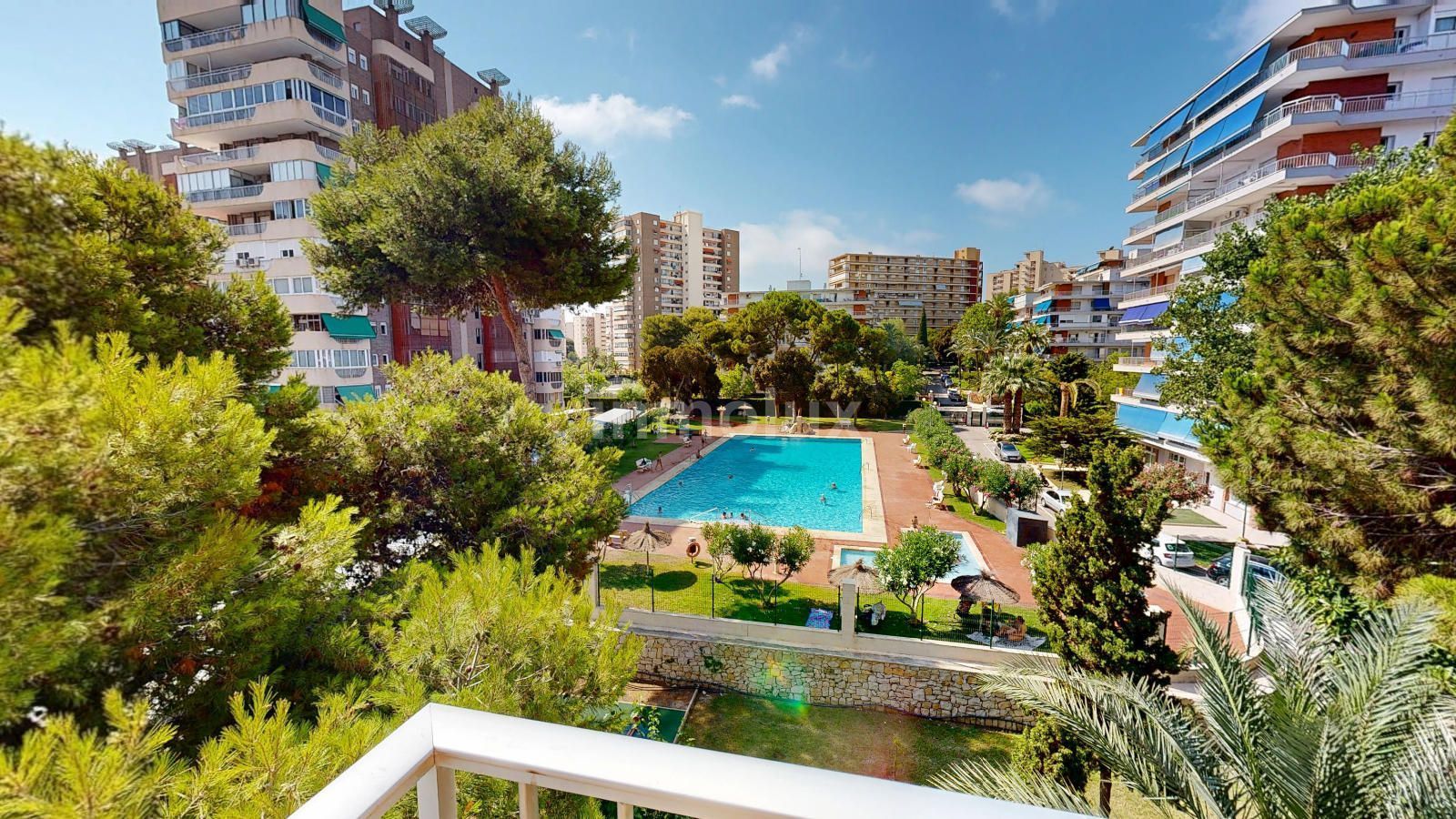 Dormitori de Pis en venda en Alicante / Alacant amb Terrassa, Piscina i Moblat