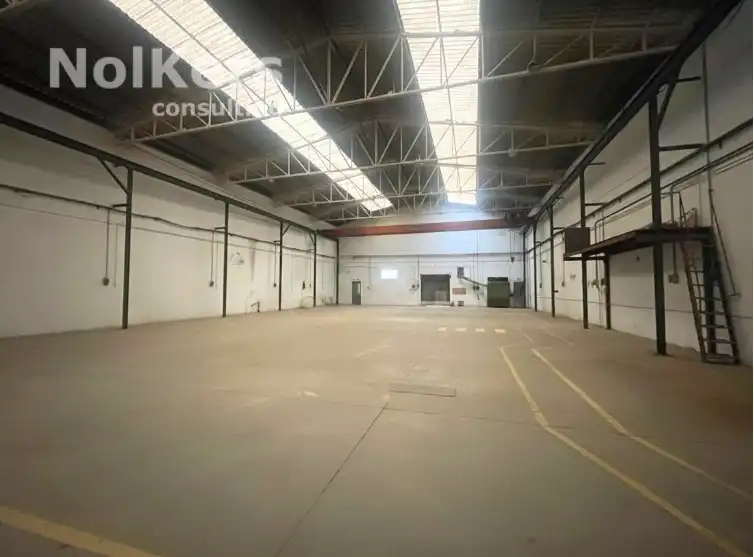 Nau industrial de lloguer a Travessía Prat de la Riba