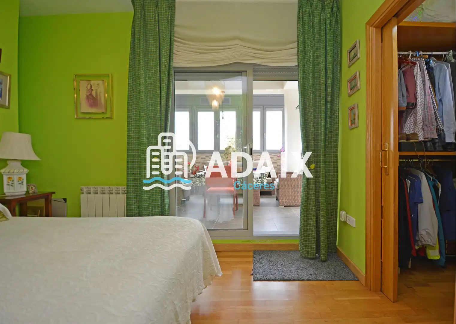 Habitación de Ático en venta en Cáceres con Aire acondicionado, Calefacción y Terraza