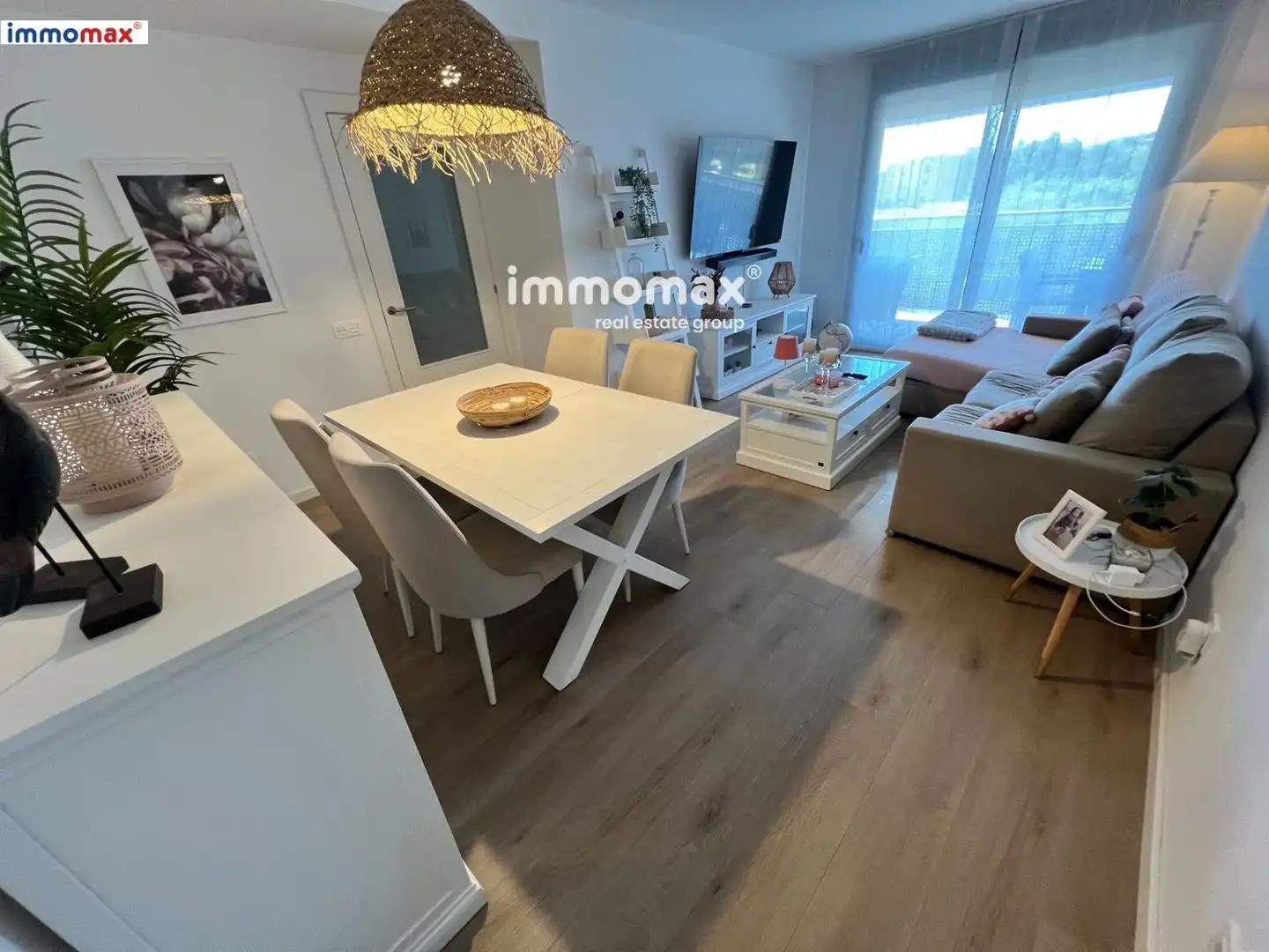 Vista exterior de Piso en venta en Sant Boi de Llobregat con Aire acondicionado, Terraza y Trastero