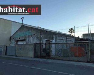 Vista exterior de Nau industrial en venda en Vilanova i la Geltrú