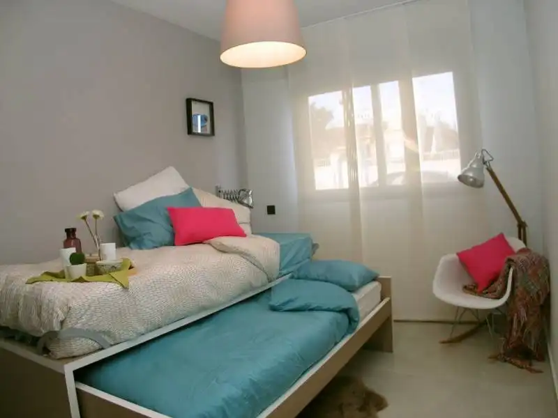 Bungalow con terraza en venta en El Raso, imagen 7