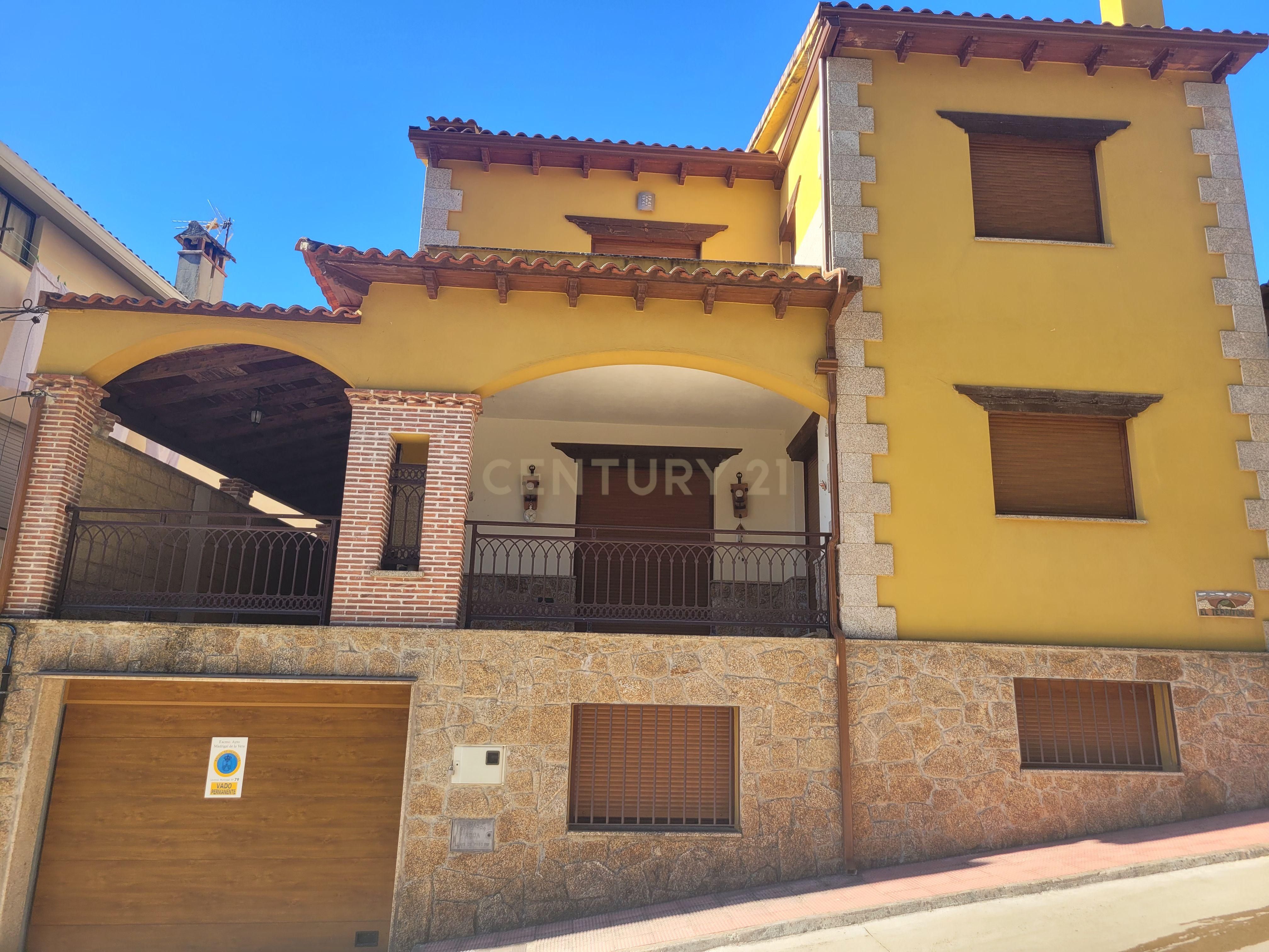 Exterior view of House or chalet for sale in Madrigal de la Vera  with Storage room, Swimming Pool and Balcony