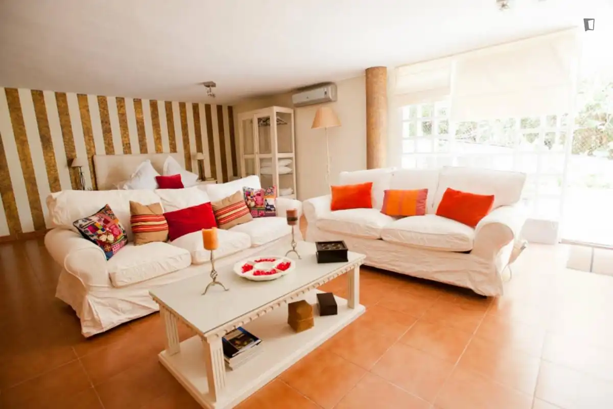 Sala de estar de Estudio de alquiler en Dos Hermanas con Aire acondicionado, Amueblado y Microondas