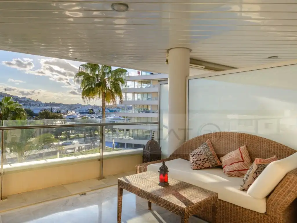 Piso con ascensor en venta en Marina Botafoc - Platja de Talamanca, imagen 2