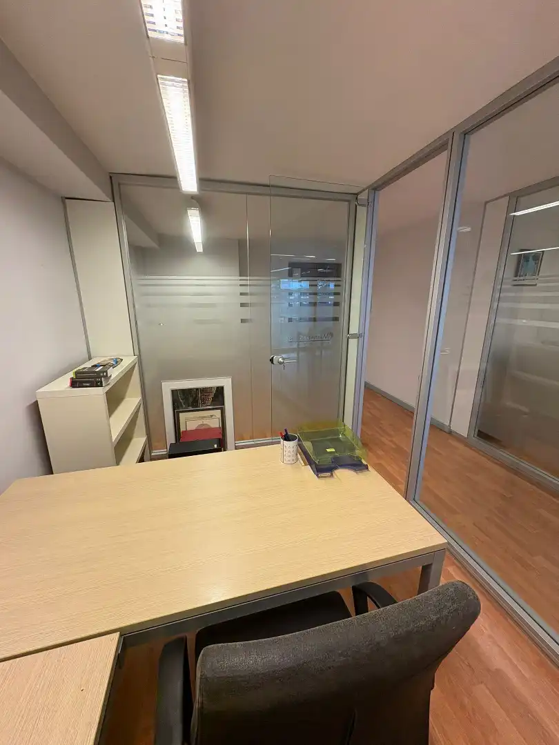 Oficina de lloguer en Girona amb Terrassa