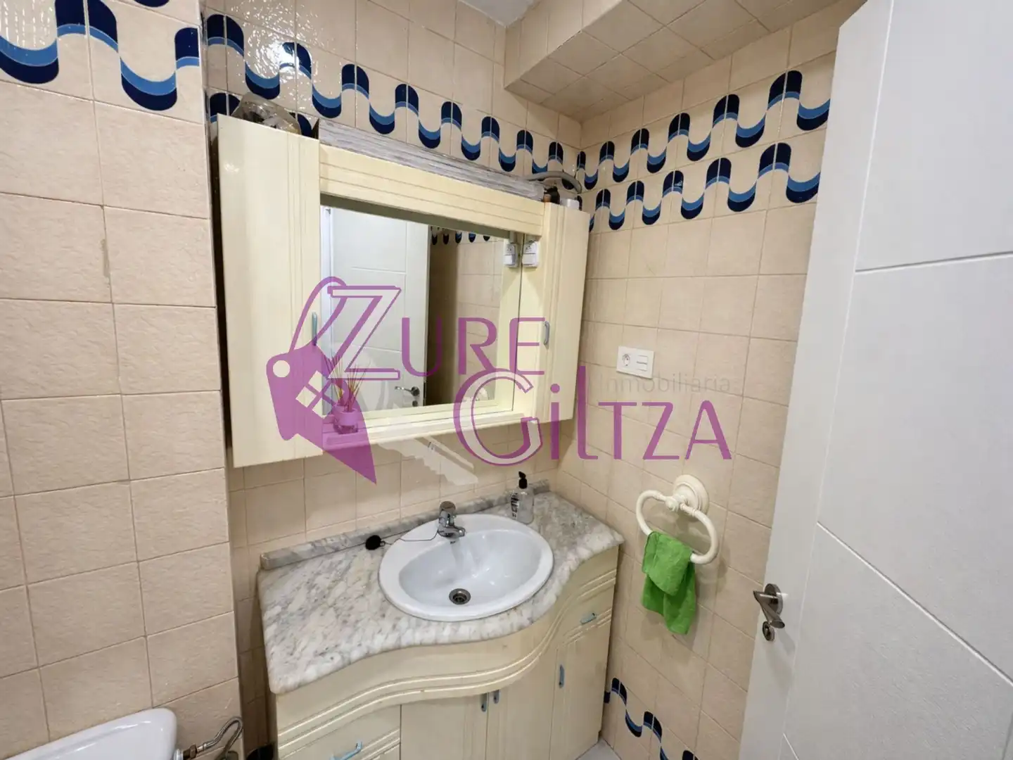 Baño de Piso en venta en Iurreta con Calefacción y Amueblado