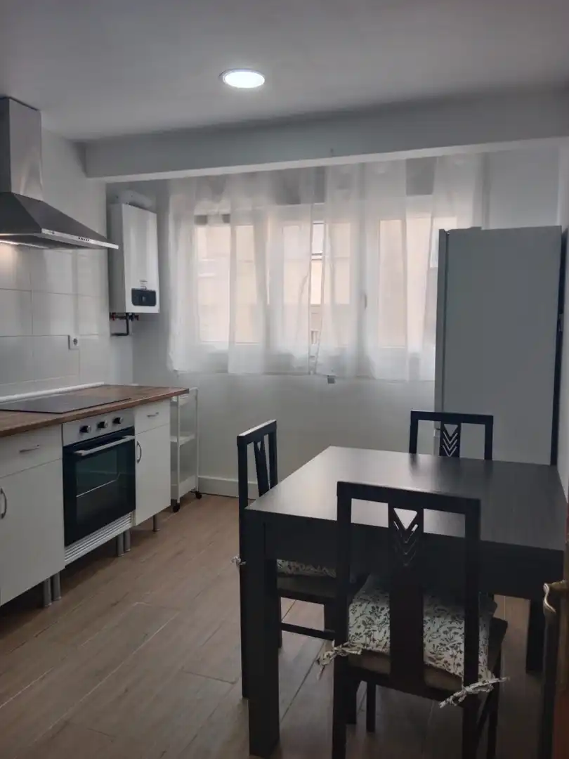 Flat for rent in Santander - CL HABANA, Cuatro Caminos