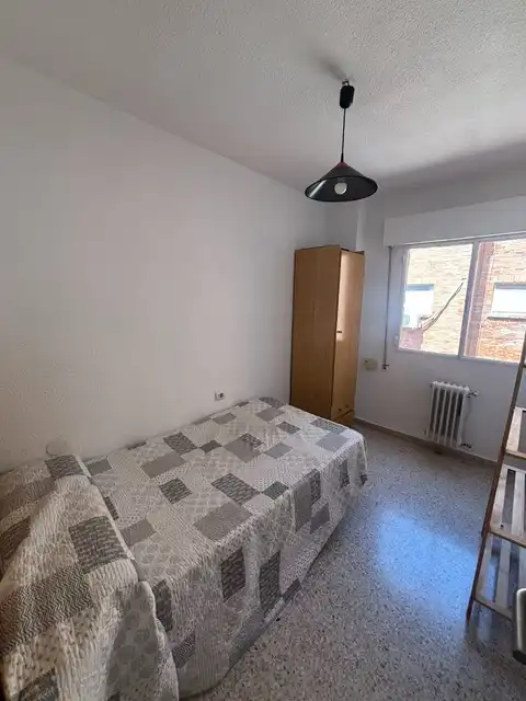 Bedroom of Flat for rent in Granada  with Heating, Furnished and Balcony