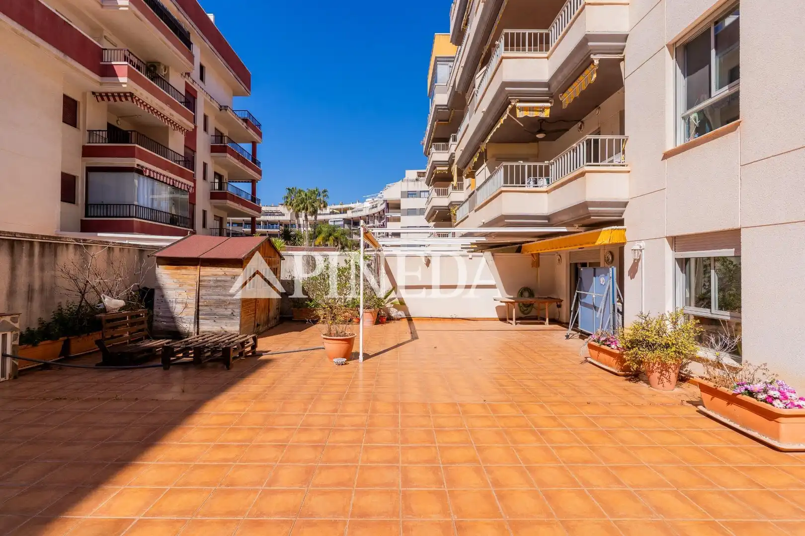 Appartement compact avec piscine à vendre à Calle ARNAU DE VILANOVA