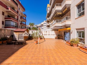 Mini appartamento con piscina in vendita a Calle ARNAU DE VILANOVA
