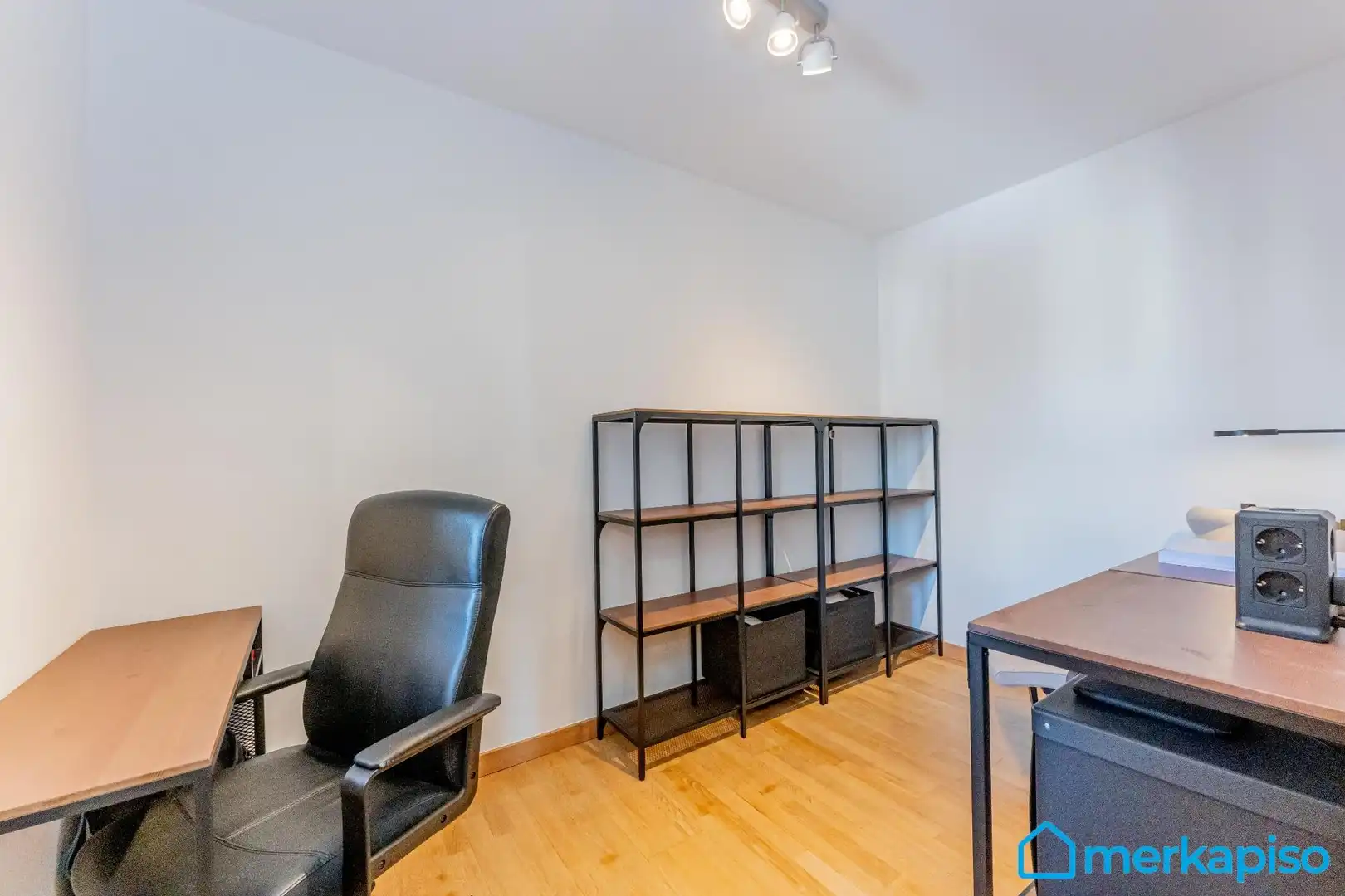 Wohnung zum Verkauf in L'Hospitalet de Llobregat mit Klimaanlage, Heizung und Parkett