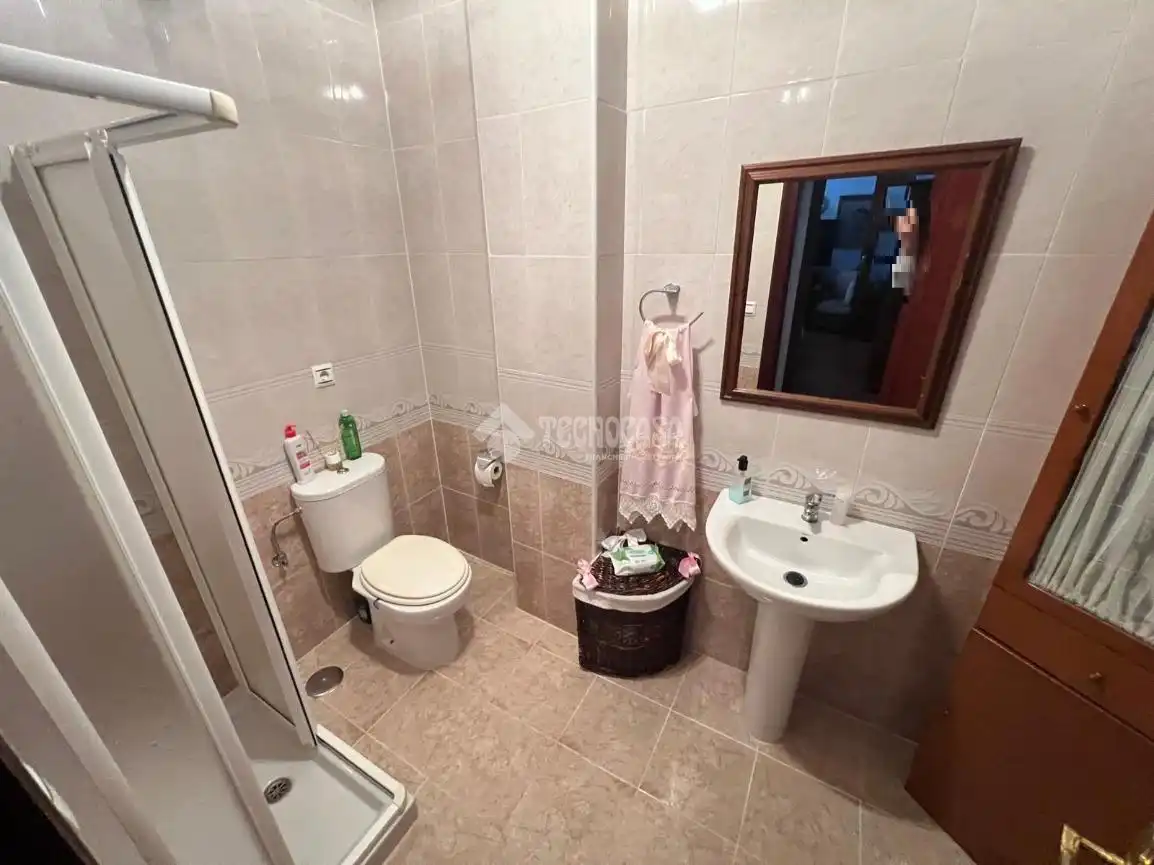 Bathroom of Flat for sale in Dos Hermanas  with Air Conditioner