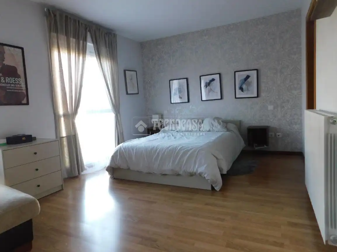 Schlafzimmer von Einfamilien-Reihenhaus zum Verkauf in Villanueva de Gállego